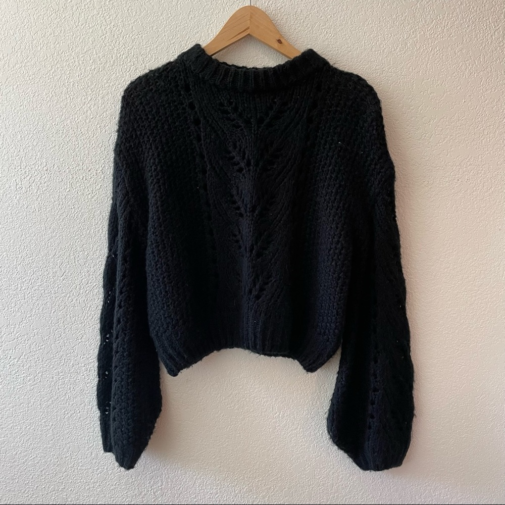 Black balloon sleeve knit sweater